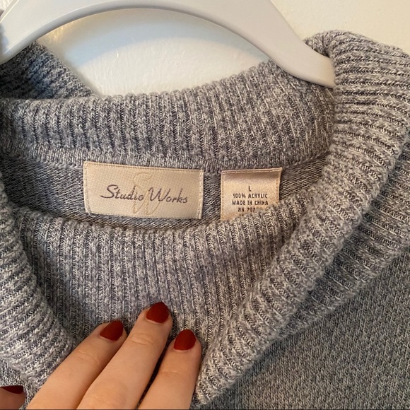 Cozy Cowlneck Sweater - Gray - M/L - Picture 2 of 4